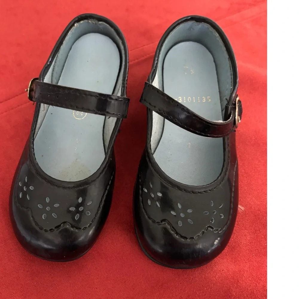 Vtg 80s Toddler Girls Black Patent Mary Jane Dress Shoes Floral Cutout Size 7.5